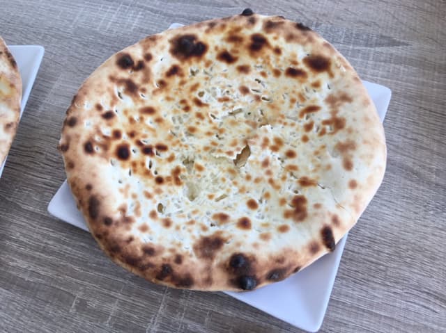 「Cheese Naan」の料理の写真