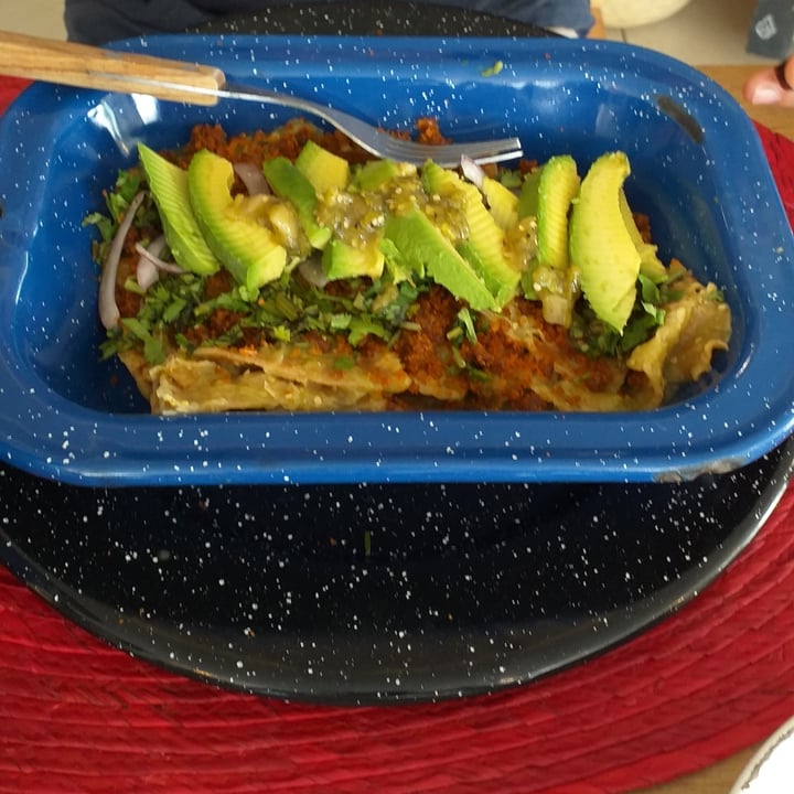 review photo of HUELIC - MOLINO DE MAIZ Y TORTILLERIA DE BARRIO Chilaquiles chorizo de avena shared by @elviaveg on 29 Jun 2021 - review
