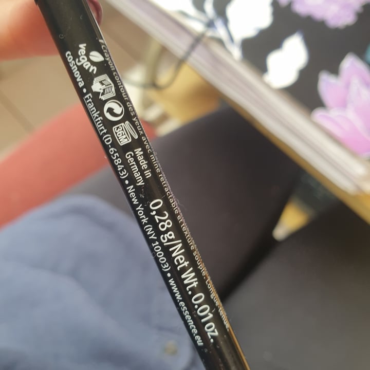 photo of Essence Cosmetics Long Lasting Eye Pencil shared by @anomaloustrin on  30 Nov 2021 - review