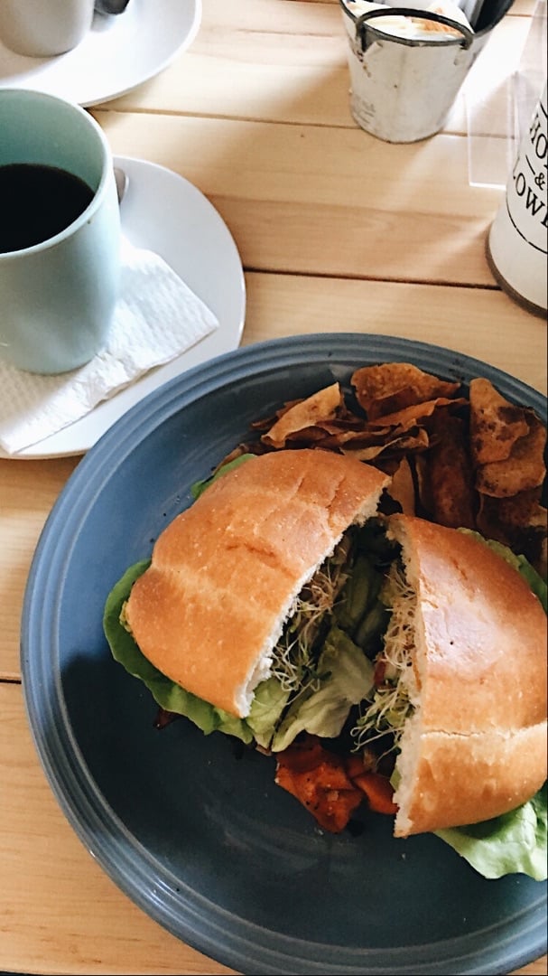 photo of Luan Veggie Sandwich (En Pan Telera) shared by @kassvegan on  15 Jan 2020 - review