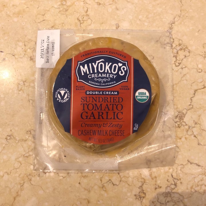 photo of Miyoko's Creamery Double Cream Sundried Tomato Garlic Cashew Milk Cheese shared by @m1tch9i on  02 Oct 2022 - review
