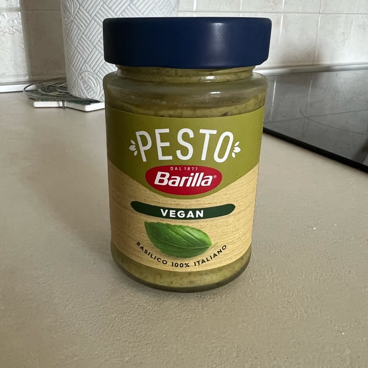 review photo of Barilla Pesto Basilico Vegan shared by @lara96 on 15 May 2022 - review