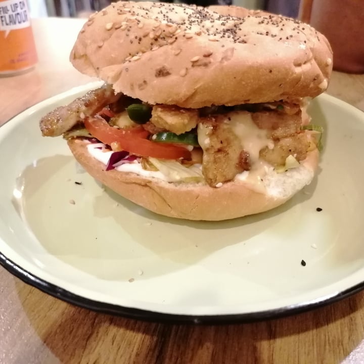 photo of Lekker Vegan Kyalami On Main Crispy chickn burger shared by @twohappyrescuemutts on  26 Nov 2020 - review