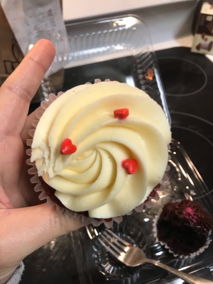 photo of Let Them Eat Cake Red velvet shared by @sam0729 on  19 Feb 2019 - review