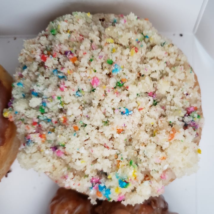 photo of Beechwood Doughnuts Birthday cake doughnut shared by @metalmel666 on  10 Dec 2021 - review