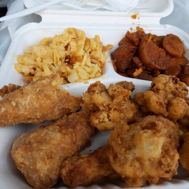 photo of House of Vegans Chickun, fried cauliflower,  mac and cheese,  yams shared by @mikerutt on  03 Sep 2020 - review