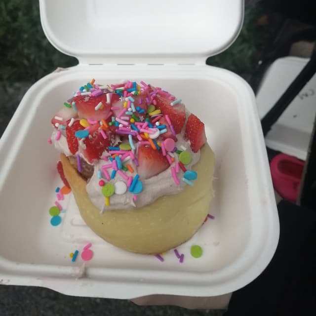 Foto do prato “Tropical Bliss Roll”