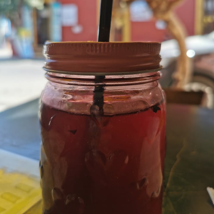 photo of Los Muchitos Comida Vegana Agua de Jamaica shared by @untalmateos on  14 Mar 2022 - review