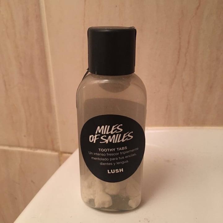photo of LUSH Fresh Handmade Cosmetics Boom! Toothy Tabs shared by @hedewind on  20 Jan 2020 - review