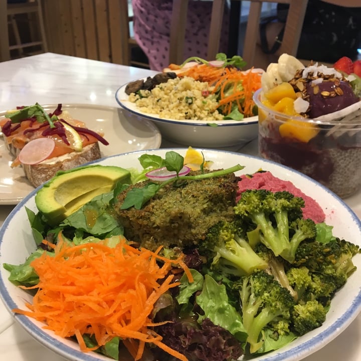 photo of Haakon Superfoods and Juice Salad with Avocado shared by @adoratory on  20 Mar 2020 - review