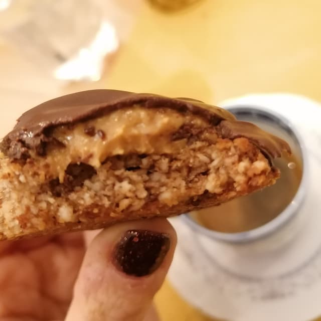 Photo of the dish “Biscotto Mandorle Cioccolato Fondente E Burro D'arachidi”