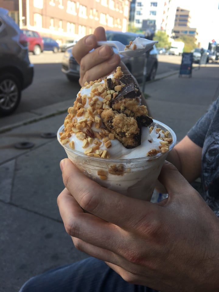 photo of Make Believe Bakery Peanut Butter Cup Wizard shared by @40yearvegan on  09 Oct 2019 - review