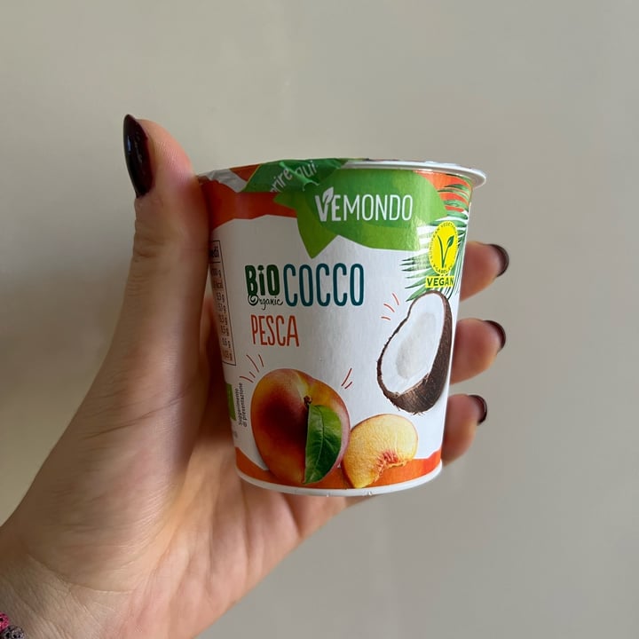 photo of Vemondo yogurt bio cocco pesca shared by @francineveg on  05 Sep 2022 - review