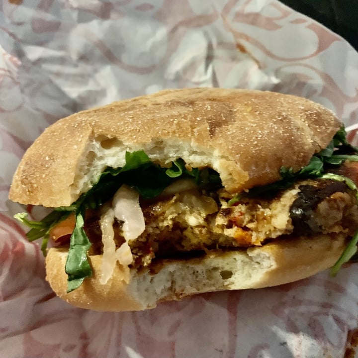 photo of Nando's Peri-Peri Veggie Burger shared by @onehungryvegan on  18 Sep 2021 - review