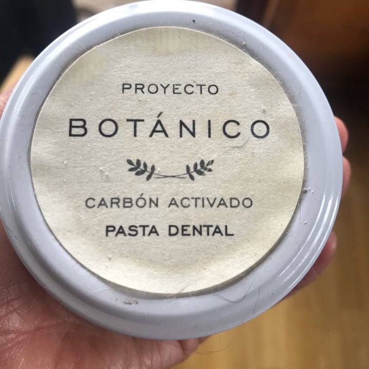 photo of Proyecto Botánico Carbón Activado, Pasta Dental shared by @calci-fer on  31 May 2020 - review