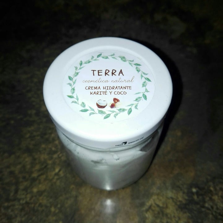 photo of Terra Cosmética Natural Crema Hidratante De Karité Y Coco shared by @iviisc on  19 Jul 2020 - review