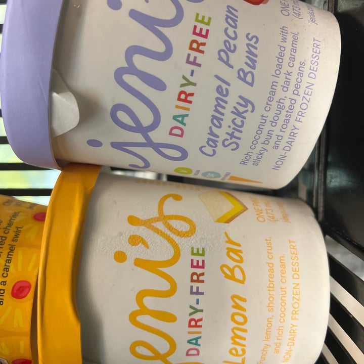 review photo of jeni's Dary Free Lemon Bar Ice Cream shared by @shamash on 18 Dec 2021 - review