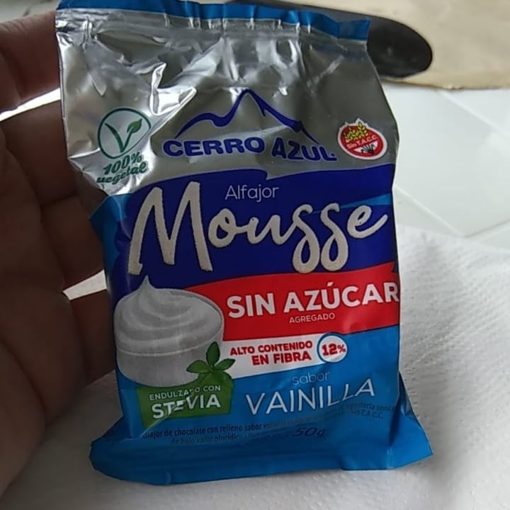 photo of Cerro Azul Alfajor Mousse de Vainilla shared by @guillerminagonzalez on  18 Mar 2021 - review