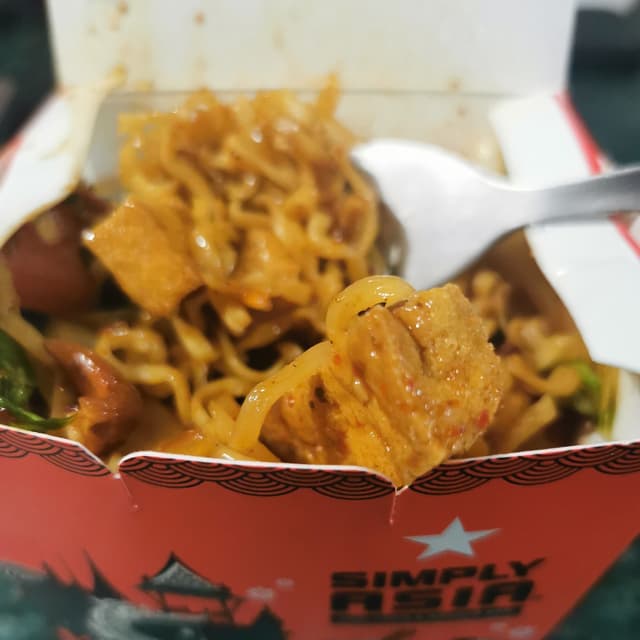 Photo du plat “Roasted chili paste and cashew rice with tofu”