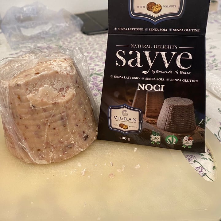 photo of Sayve Formaggio duro vegetale alle noci shared by @vcinelli82 on  31 Mar 2021 - review