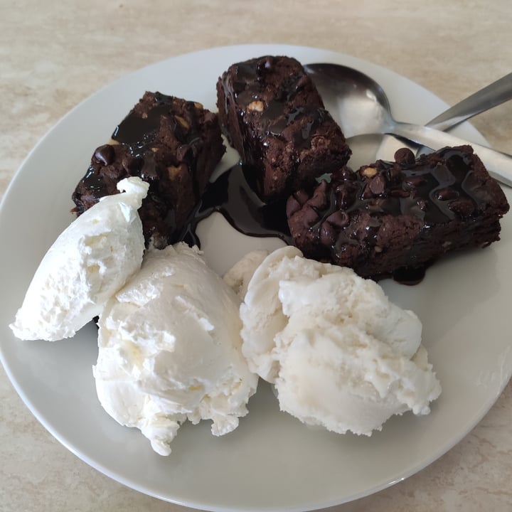 photo of Relish Bar Brownie con nata shared by @helendrus on  23 Jul 2020 - review