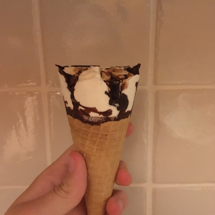 review photo of Valsoia Il Gelato 4 coni shared by @veganlu on 27 Jul 2021 - review