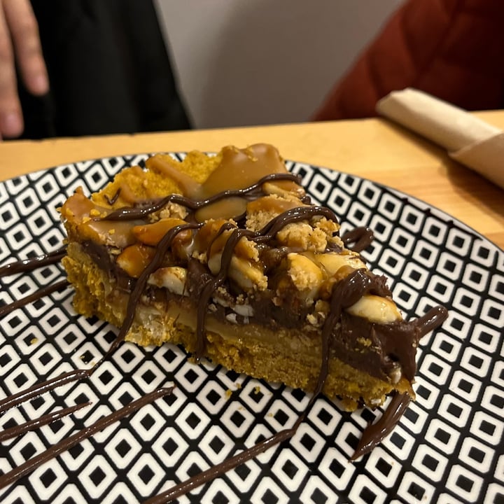photo of Padoca tarte de snickers shared by @xanaramos on  15 Dec 2022 - review