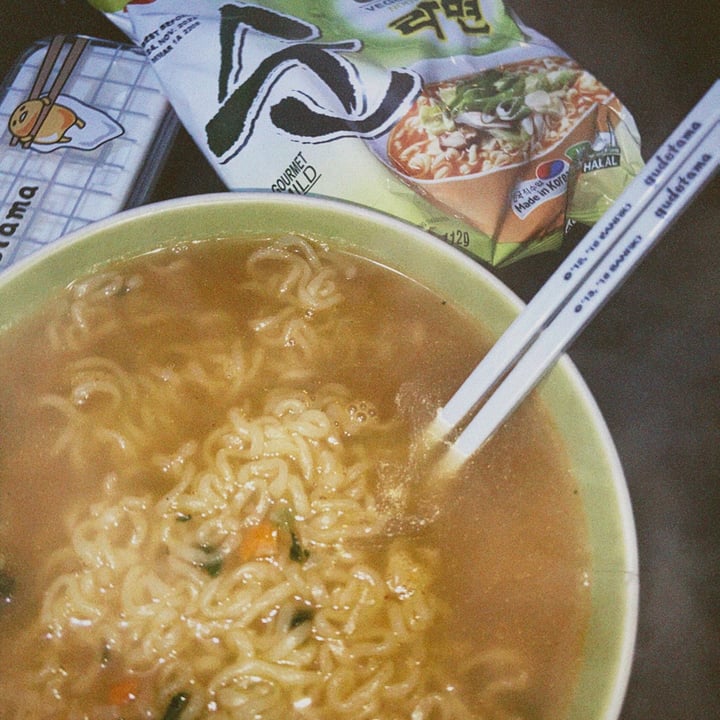 photo of NONGSHIM (농심) Veggie Ramyun shared by @mennnacat on  17 Mar 2022 - review