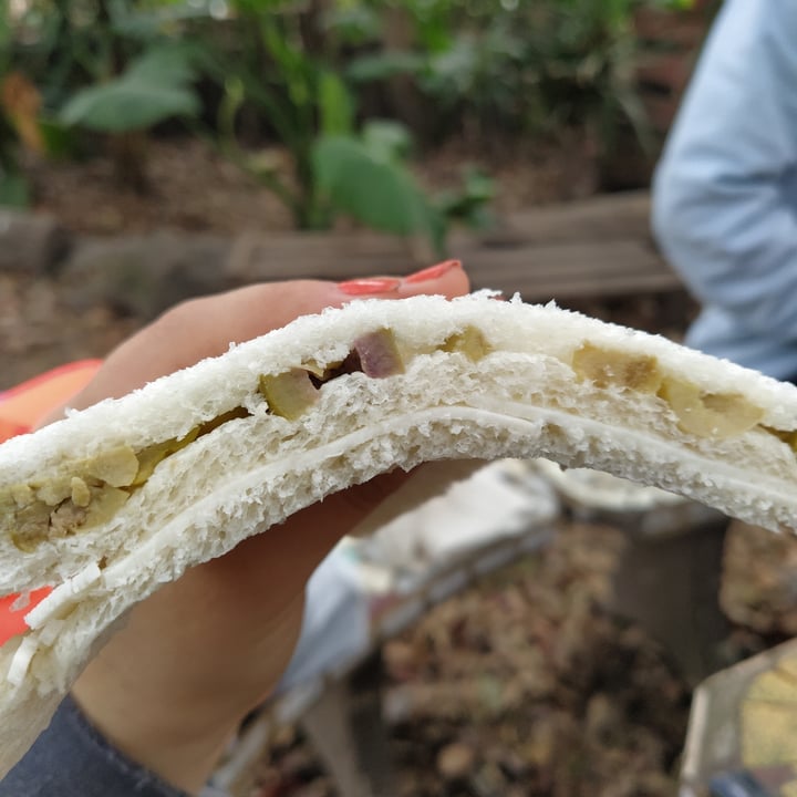 photo of Vegan Sandwich Sandwich de aceituna & queso vegetal shared by @carinci on  09 Oct 2021 - review