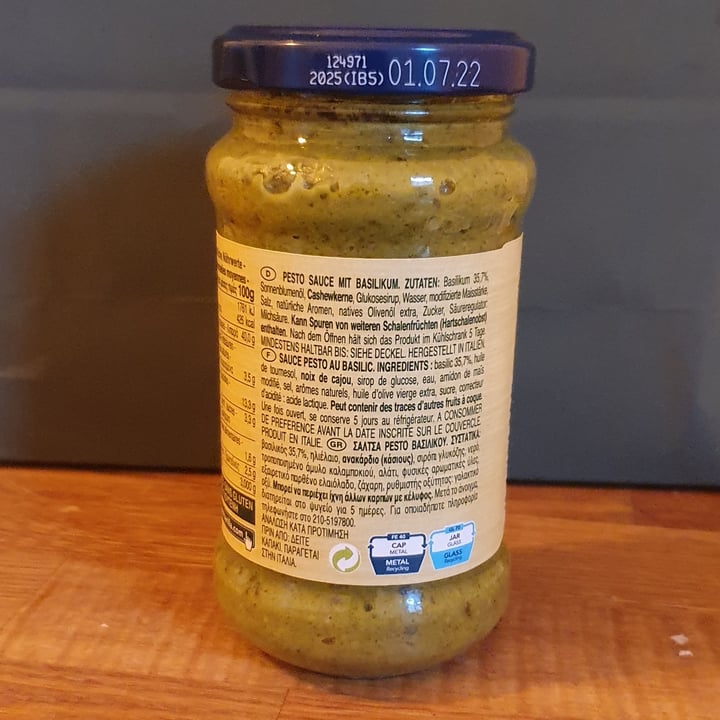 review photo of Barilla Pesto Basilico Vegan shared by @jlnfchs on 11 Aug 2021 - review