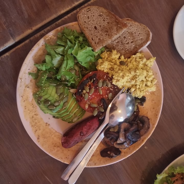 photo of Tierra Cafe Tierra Full English shared by @javierpascual on  23 Nov 2022 - review