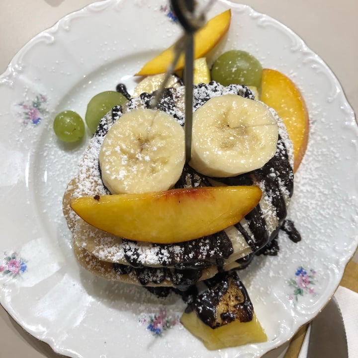 photo of Coccodi Dolce e Salato Cagliari pancake Con Frutta Di Stagione E Cioccolato Vegano shared by @pistacchina on  26 Sep 2022 - review