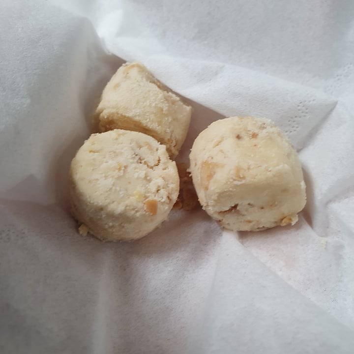 photo of Lavender Bakery Vegan Almond Cookie shared by @mushroomtarian on  11 Feb 2022 - review