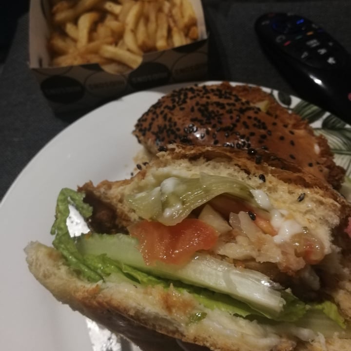 photo of Hudsons The Burger Joint (Gardens) The Influencer Burger shared by @kelseyhilts on  03 May 2020 - review