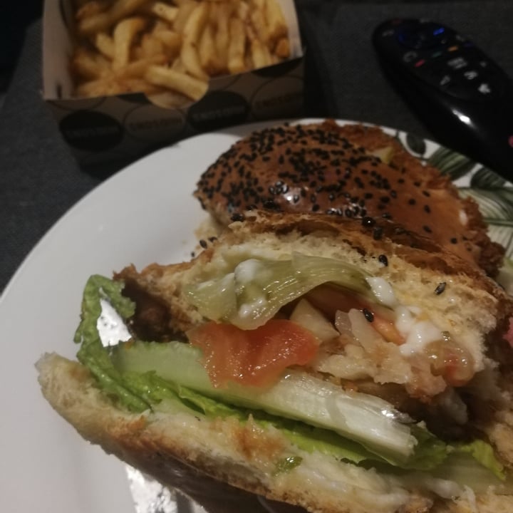 review photo of Hudsons The Burger Joint (Gardens) The Influencer Burger shared by @kelseyhilts on 03 May 2020 - review