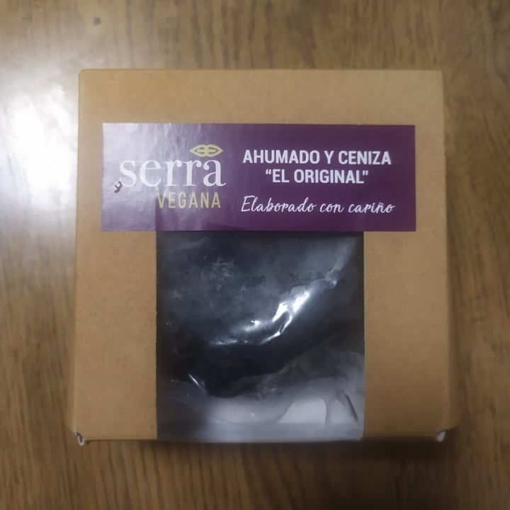 photo of Serra Vegana Queso ahumado y ceniza "El Original" shared by @distopia on  22 Dec 2020 - review