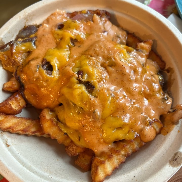 photo of Next Level Burger Brooklyn Cheesy Fries shared by @beatrizvegan on  16 May 2022 - review