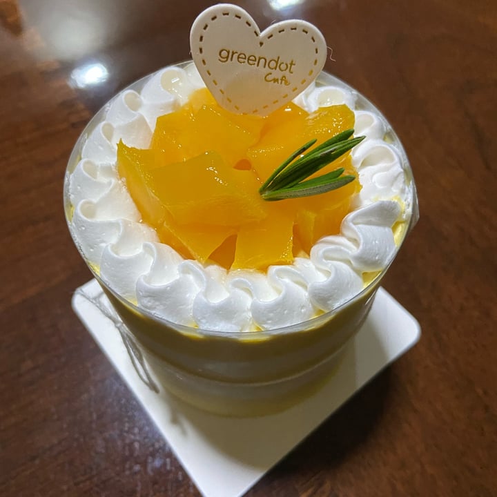 photo of Greendot PAYA LEBAR SQUARE Mango Cake shared by @vegan on  06 Nov 2022 - review