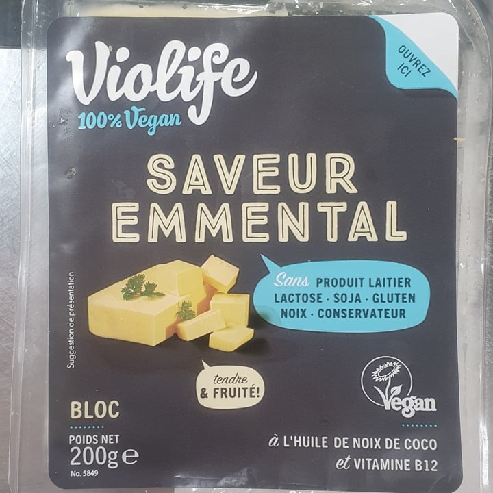 photo of Violife Saveur Emmental shared by @veggiechan on  22 Jul 2022 - review