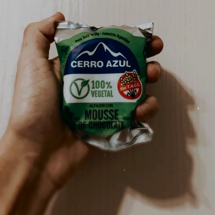 photo of Cerro Azul Alfajor con Mousse de Chocolate shared by @alexisedsoto on  03 Oct 2021 - review