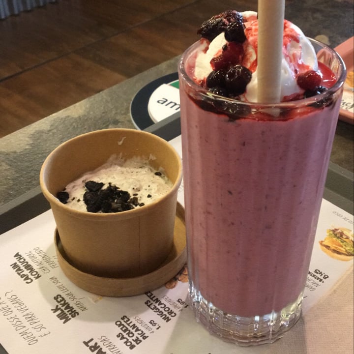 review photo of Mother Burger - Amoreiras Berries Smothie shared by @mariaperes on 23 Jul 2021 - review