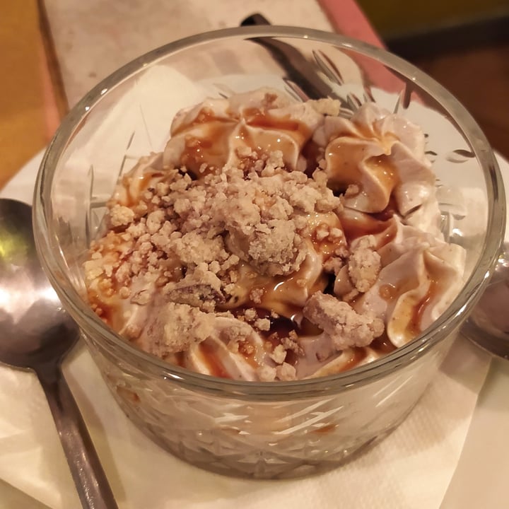 photo of Osteria Veggente Mousse castagne shared by @bratkart0ffel on  05 Dec 2022 - review