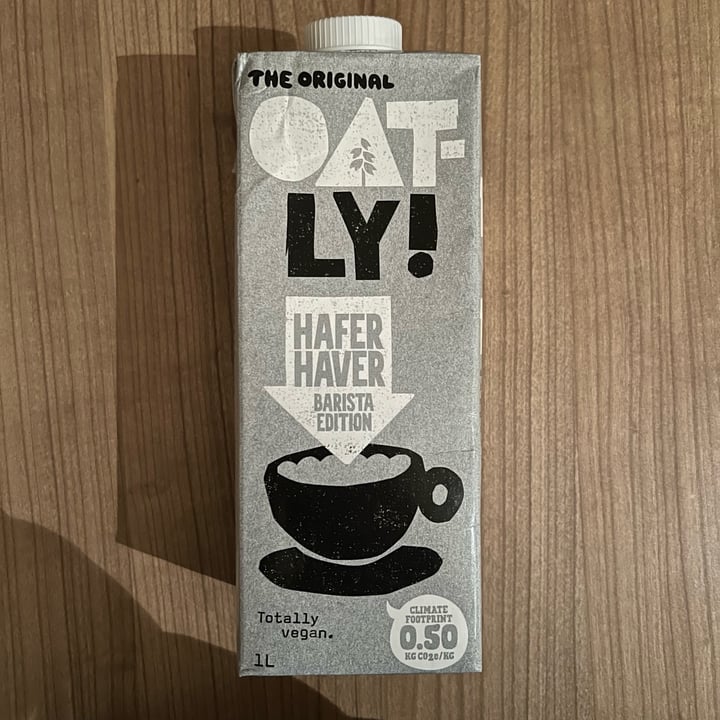 photo of Oatly Oat Drink Barista Edition  shared by @justinleeijen on  24 Sep 2021 - review