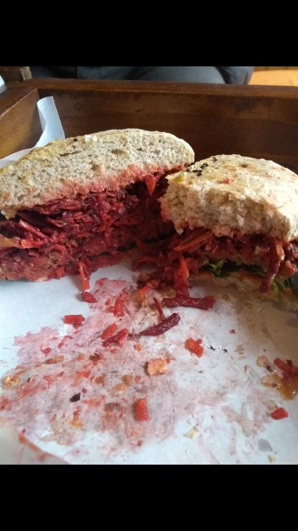 review photo of Lenteja Loca Hamburguesa shared by @falafelbunny on 02 Feb 2020 - review