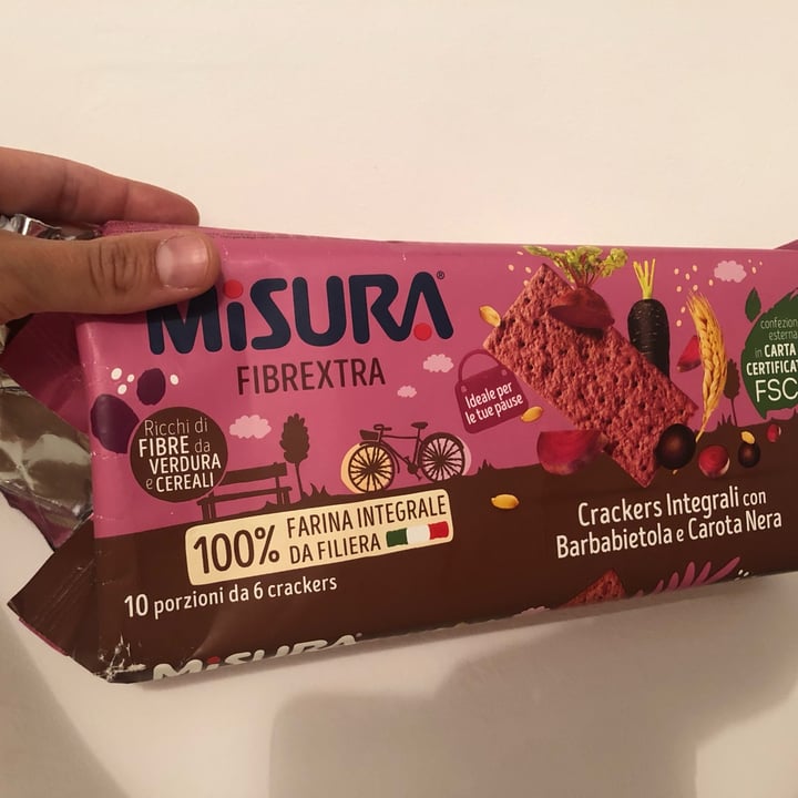 photo of Misura cracker integrali con barbabietola e carota nera shared by @lyzia on  24 Jun 2022 - review