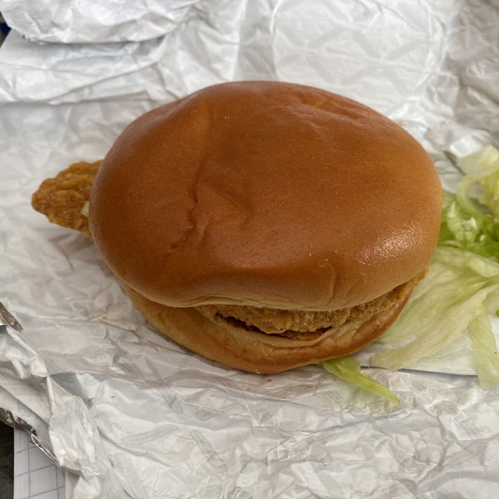 review photo of KFC Plant Based Sandwich (regular) shared by @tayahworrod on 02 Feb 2021 - review