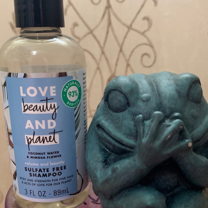 photo of Love Beauty and Planet Coconut Water & Mimosa Flower Shampoo shared by @onehungryvegan on  29 Oct 2020 - review