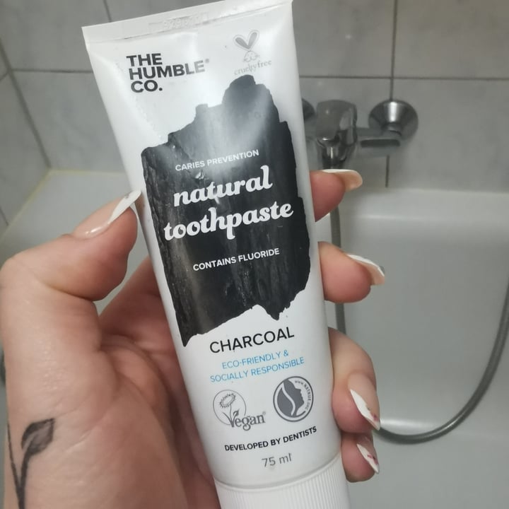 photo of The Humble Co. Natural toothpaste Charcoal shared by @susikarotti on  20 Jun 2022 - review