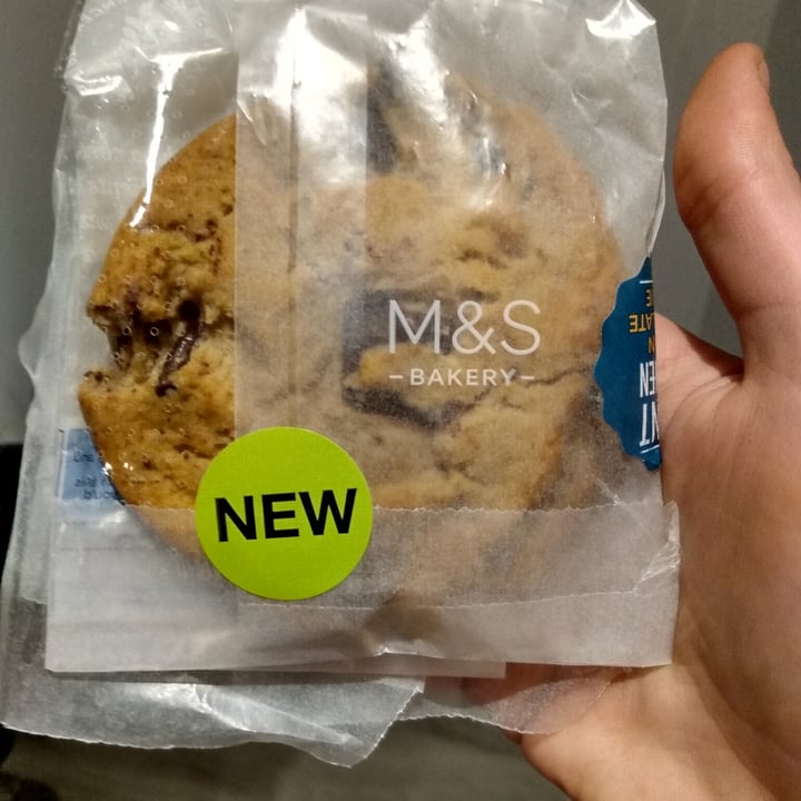 photo of Plant Kitchen (M&S) Vegan Chocolate cookie shared by @thedappervegan on  30 Jan 2021 - review