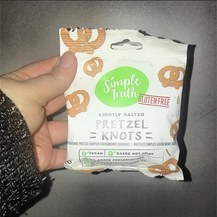 photo of Simple Truth Pretzel Knots shared by @josiearmadillo on  09 Aug 2022 - review